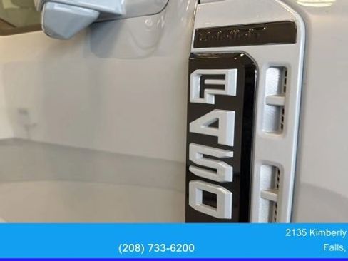 Used 2025 Ford F450 Lariat w/ FX4 Off-Road Package image 4