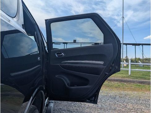 Used 2017 Dodge Durango R/T w/ Technology Group AWD/4WD image 12