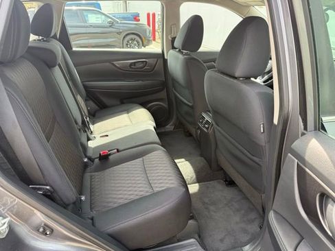 Used 2019 Nissan Rogue S AWD/4WD image 19