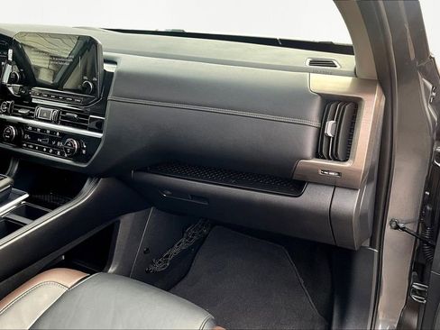 Used 2024 Nissan Pathfinder Platinum w/ Cargo Package image 17