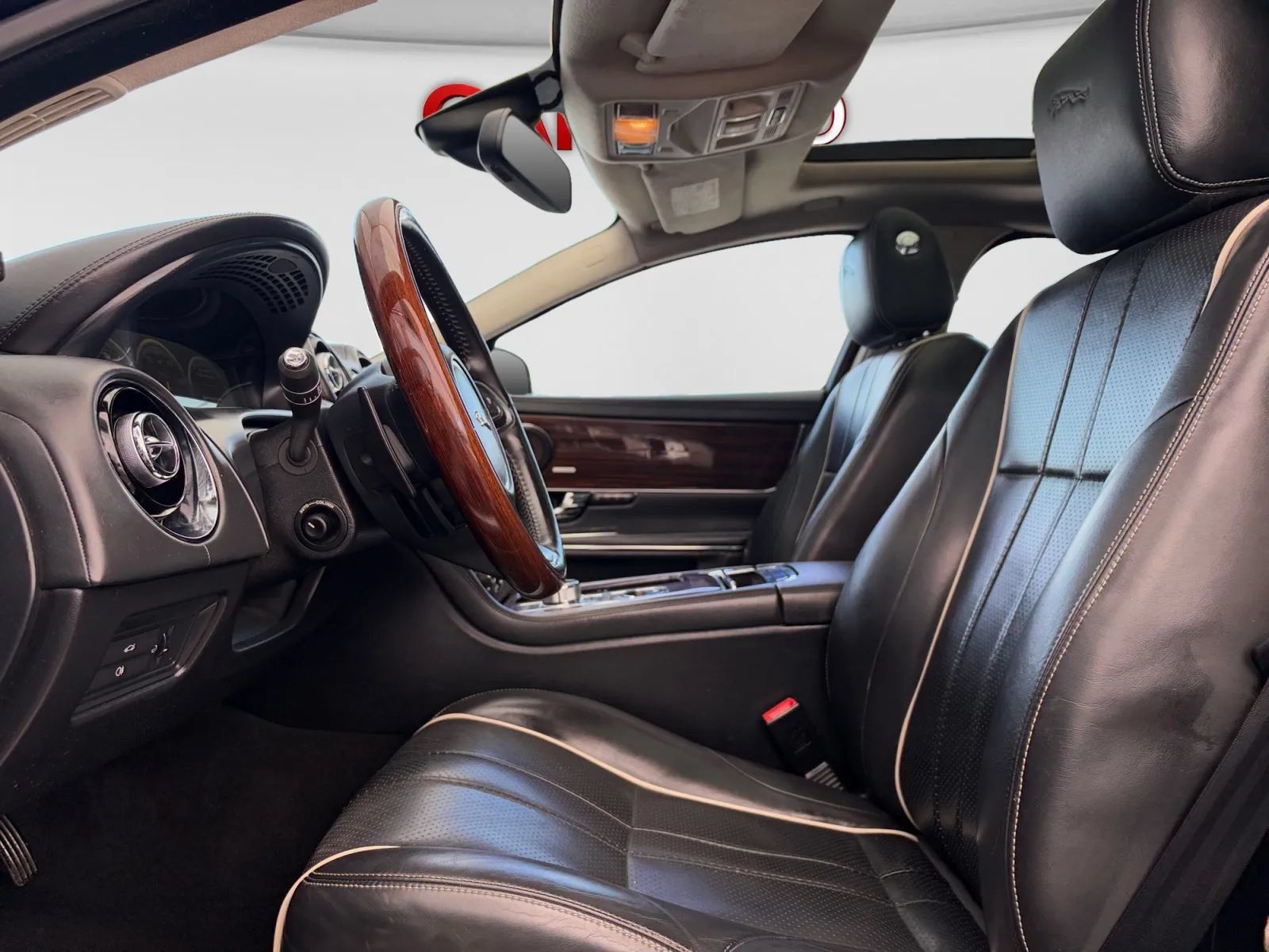 Used 2011 Jaguar XJ L RWD image 13