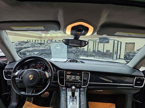 Used 2016 Porsche Panamera image 29
