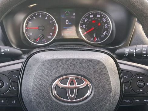 Used 2020 Toyota RAV4 XLE image 36