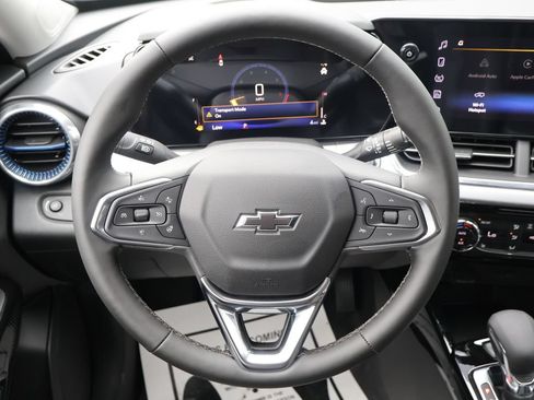 New 2026 Chevrolet Trax LT w/ Midnight Edition FWD image 14