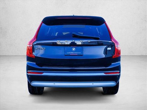 Used 2022 Volvo XC90 T8 Inscription Expression w/ Climate Package image 6