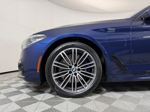 Used 2020 BMW 530e xDrive w/ M Sport Package AWD/4WD image 30