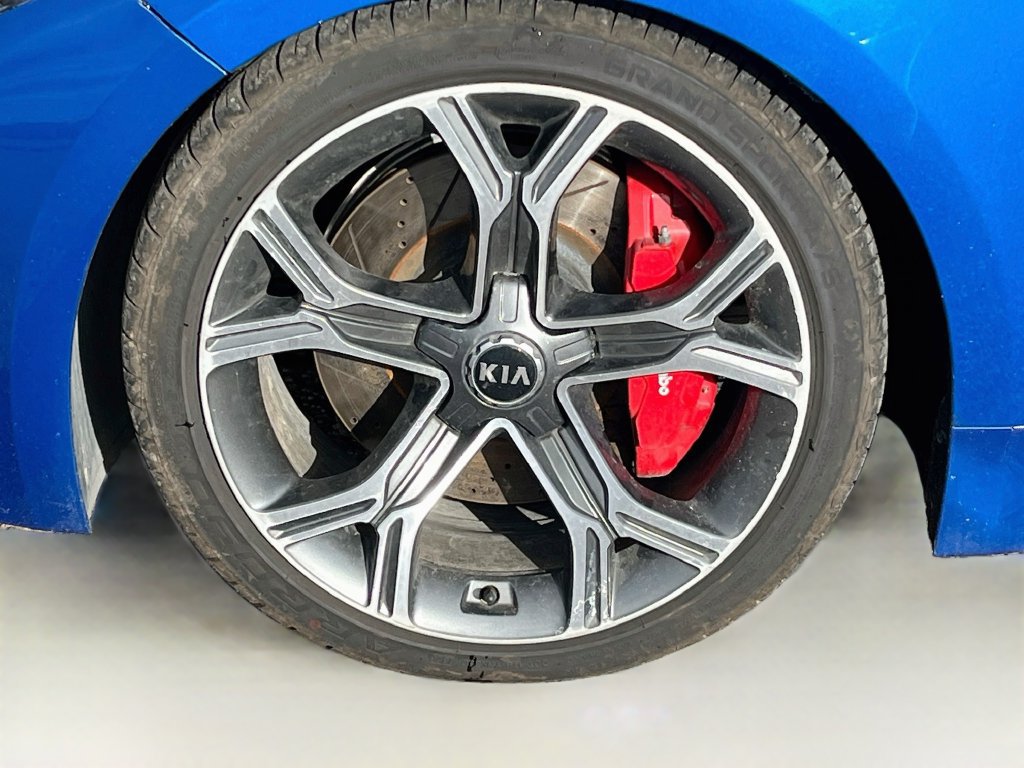 Used 2019 Kia Stinger GT2 AWD/4WD image 32