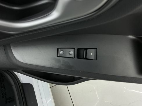 Used 2021 Hyundai Ioniq SE FWD image 38