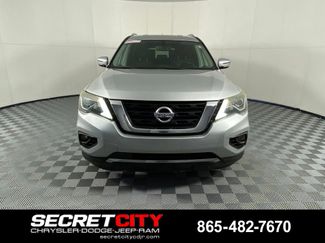 Used 2018 Nissan Pathfinder SV FWD video 2