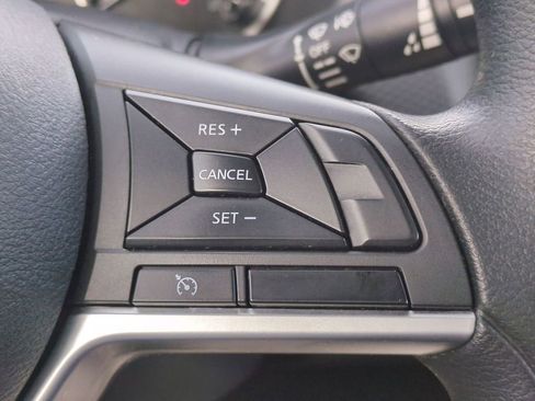 Used 2021 Nissan Kicks S image 24