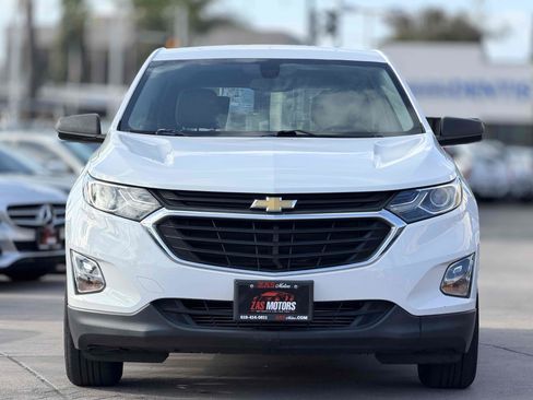 Used 2018 Chevrolet Equinox LS FWD image 2