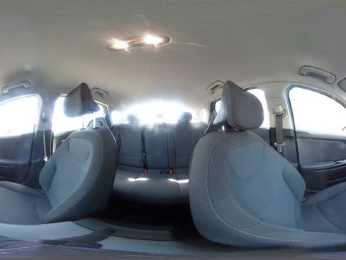 Used 2025 Kia K4 LXS image 41