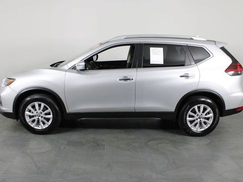 Used 2019 Nissan Rogue SV image 11