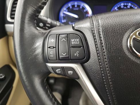 Used 2014 Toyota Highlander XLE image 18