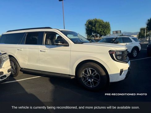 Used 2025 Ford Expedition Max Active RWD image 7