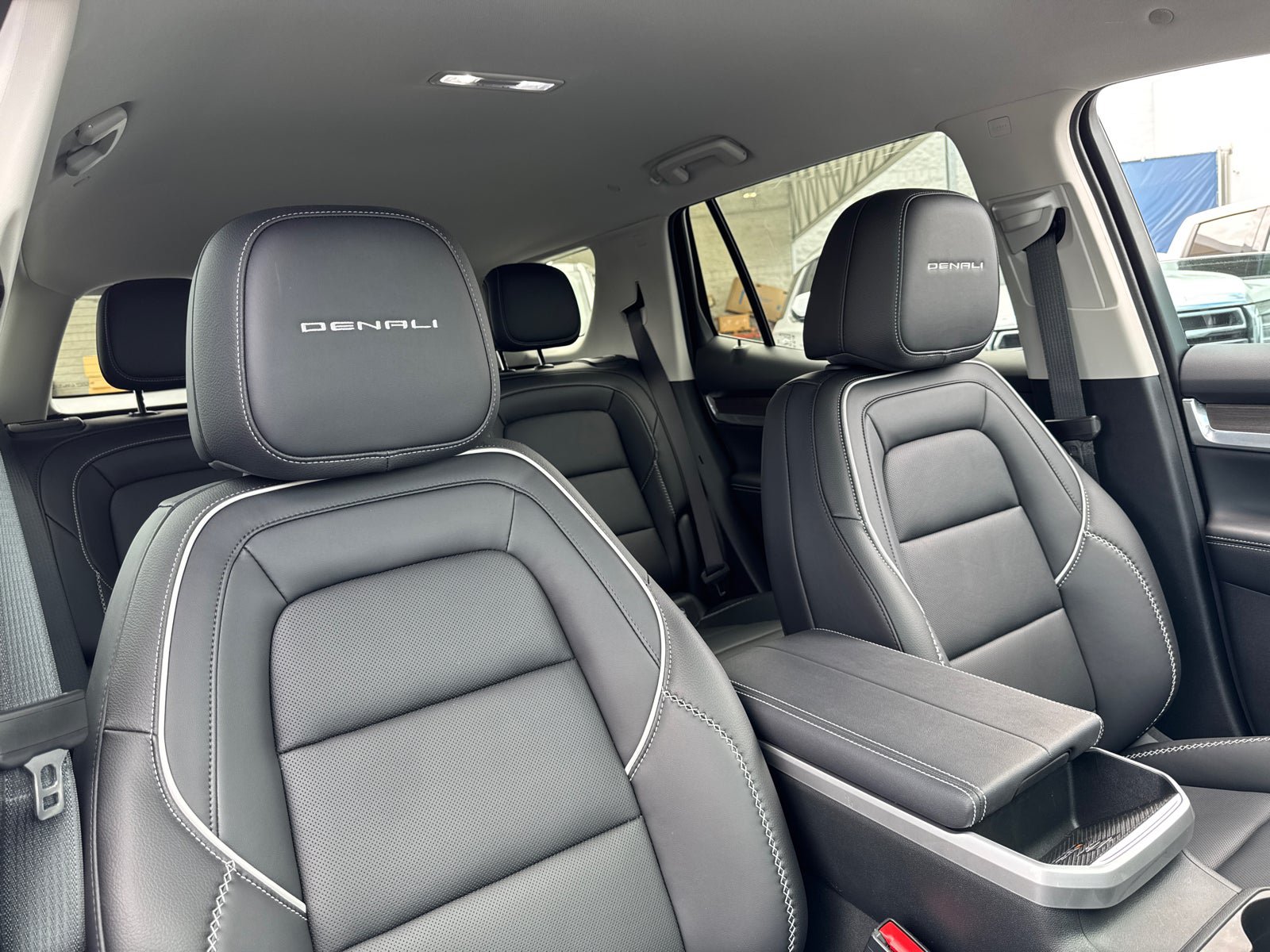New 2026 GMC Terrain Denali w/ LPO, Black Badging Package AWD/4WD image 16