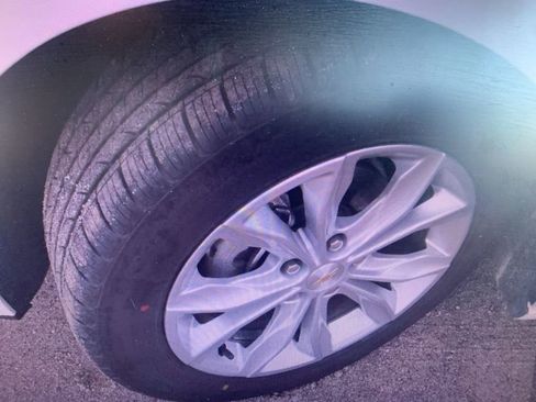 Used 2024 Chevrolet Malibu LT image 14