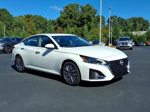 New 2025 Nissan Altima 2.5 SV w/ SV Premium Package image 1