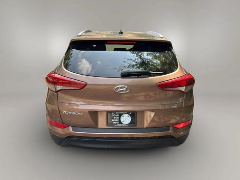 Used 2017 Hyundai Tucson SE w/ SE Popular Package 02 FWD image 8