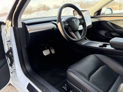 Used 2022 Tesla Model 3 Performance image 11