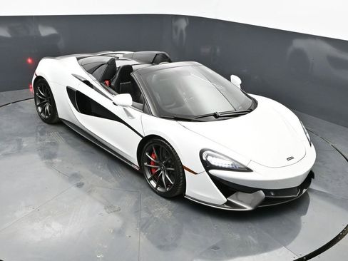Used 2019 McLaren 570S Spider image 38
