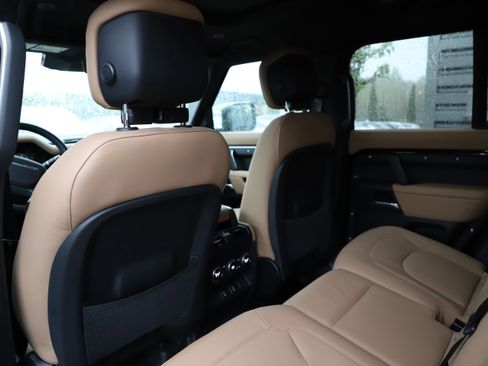 New 2026 Land Rover Defender 110 X-Dynamic SE AWD/4WD image 15