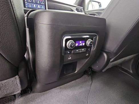 Used 2023 GMC Yukon XL Denali AWD/4WD image 36