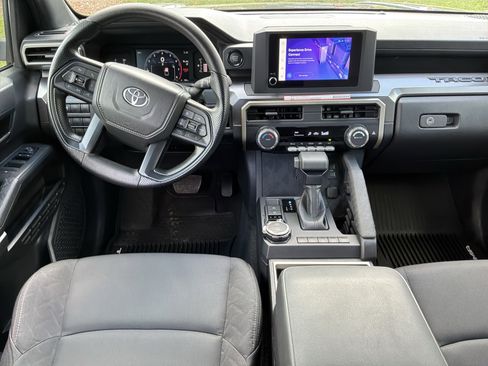 Used 2025 Toyota Tacoma SR5 image 28