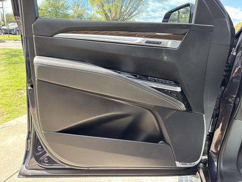 Used 2025 Cadillac Escalade Sport Platinum AWD/4WD image 22