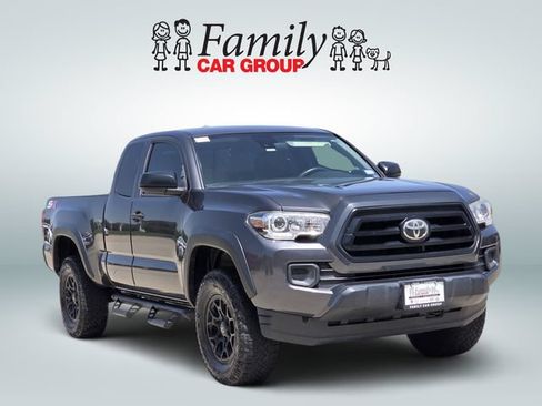 Used 2020 Toyota Tacoma SR w/ SX Package RWD image 2