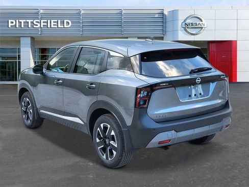 New 2025 Nissan Kicks SV w/ Charging Package image 6