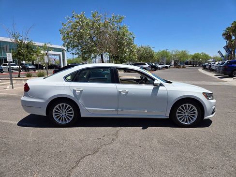 Used 2017 Volkswagen Passat 1.8T SE FWD image 8
