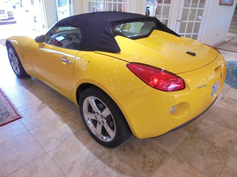 Used 2007 Pontiac Solstice Convertible RWD image 36