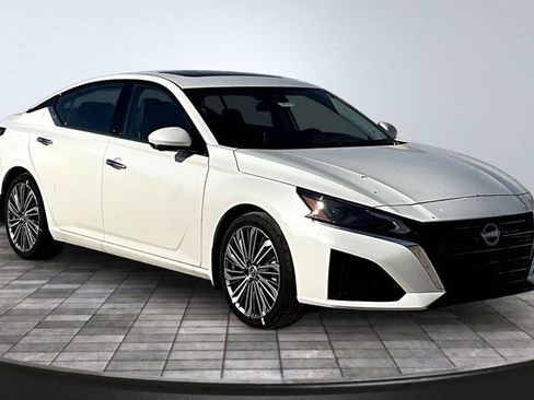 New 2025 Nissan Altima 2.5 SL image 2