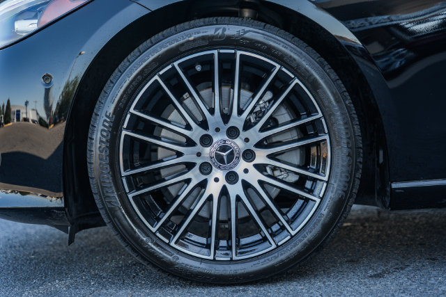 Certified 2025 Mercedes-Benz C 300 4MATIC Sedan image 18
