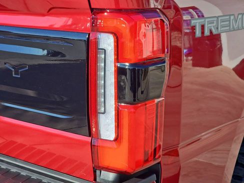 New 2026 Ford F250 Platinum w/ Tremor Off-Road Package image 42