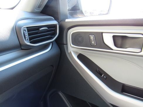 Used 2024 Ford Explorer XLT w/ Equipment Group 202A AWD/4WD image 26