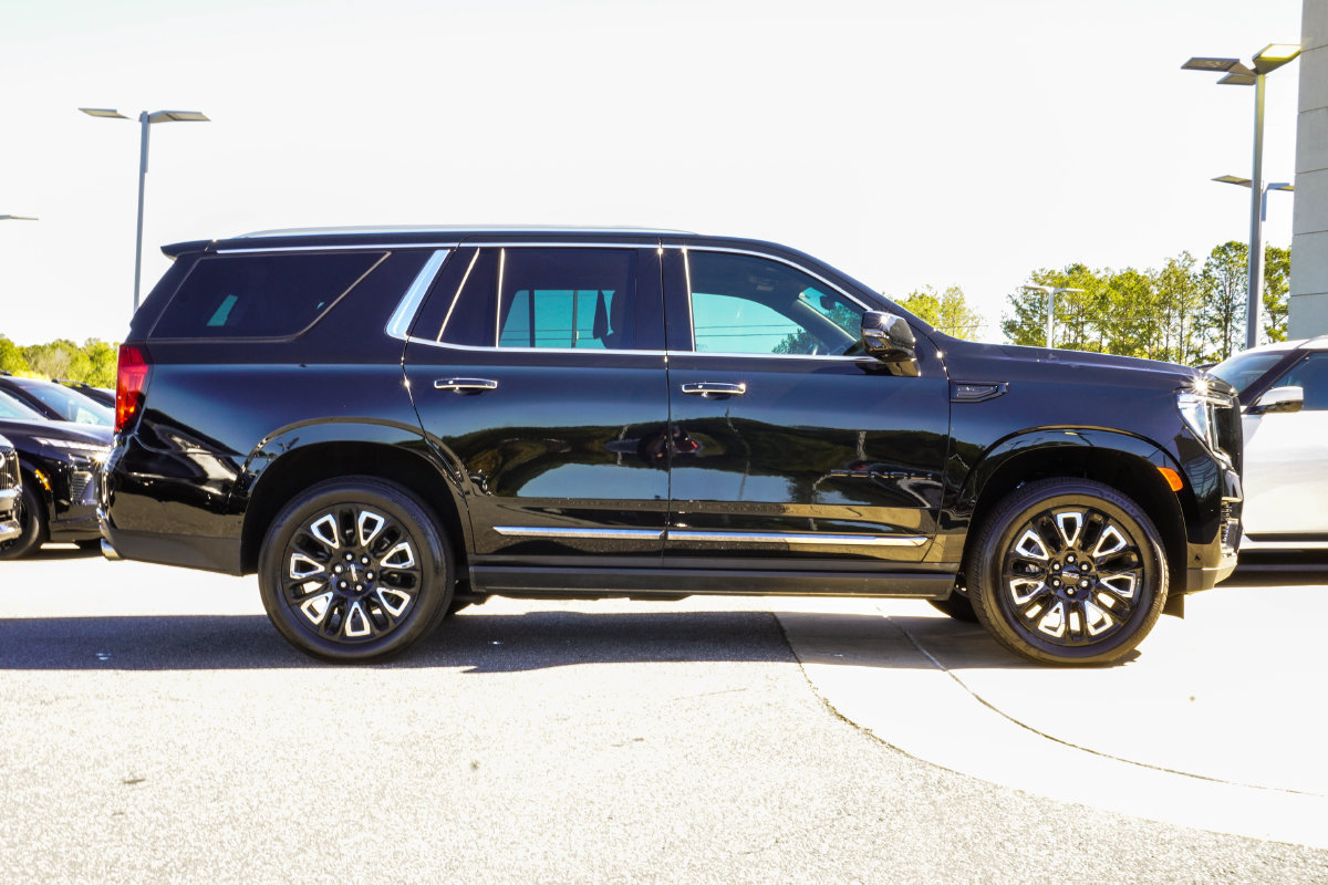 Used 2023 GMC Yukon Denali Ultimate AWD/4WD image 7