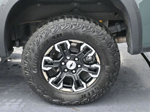 Used 2025 Chevrolet Silverado 1500 ZR2 w/ Technology Package AWD/4WD image 37
