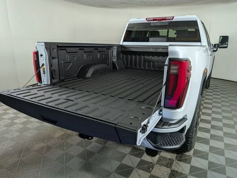 New 2026 GMC Sierra 2500 Denali Ultimate AWD/4WD image 9