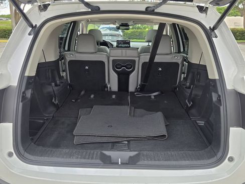 Certified 2025 Honda Pilot Touring image 15