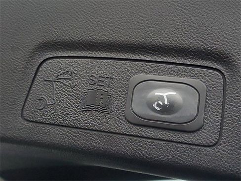 Used 2017 Lincoln MKC Select w/ Select Plus Package image 13