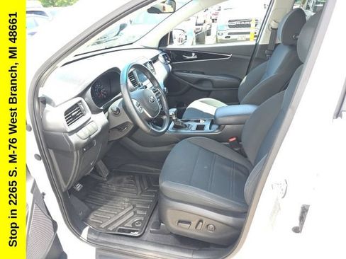 Used 2020 Kia Sorento S AWD/4WD image 11