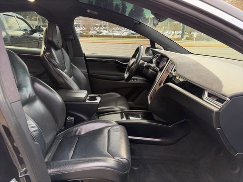 Used 2016 Tesla Model X 90D image 17