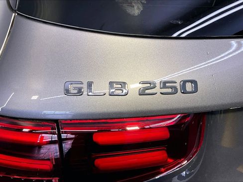 New 2026 Mercedes-Benz GLB 250 4MATIC image 6