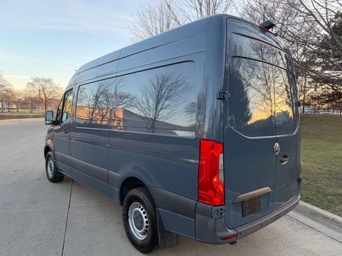 Used 2019 Mercedes-Benz Sprinter 144 image 4