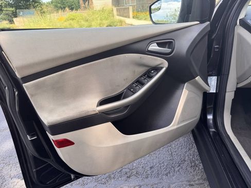 Used 2012 Ford Focus SEL FWD image 12