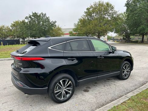 Used 2021 Toyota Venza LE image 5