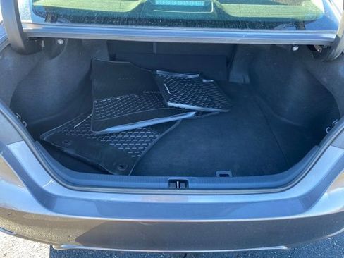 Used 2022 Toyota Camry SE image 19