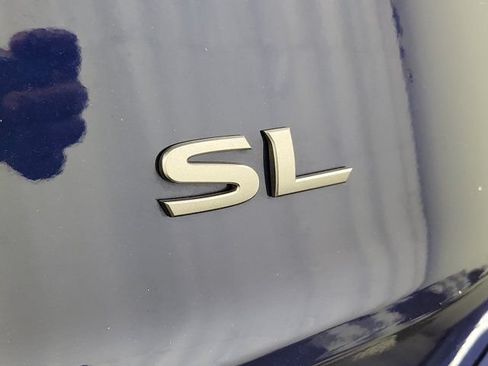 Certified 2025 Nissan Rogue SL FWD image 8